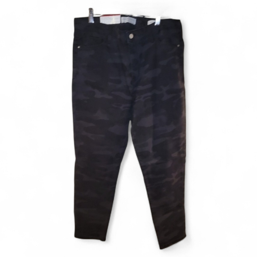 Social Standard Ladies Mid-Rise Stretch Ankle Skinny Jeans Black Camo Style. #7